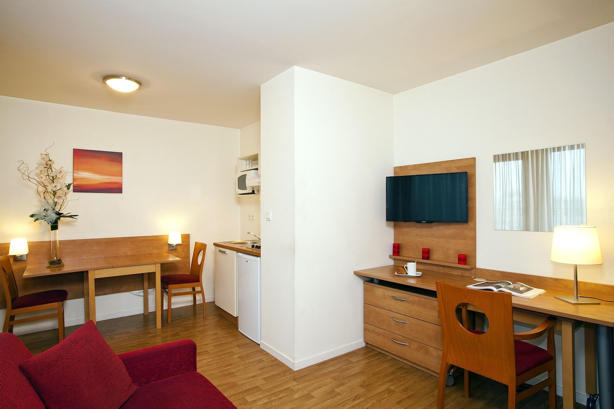 Sejours & Affaires Rennes Villa Camilla Exteriör bild
