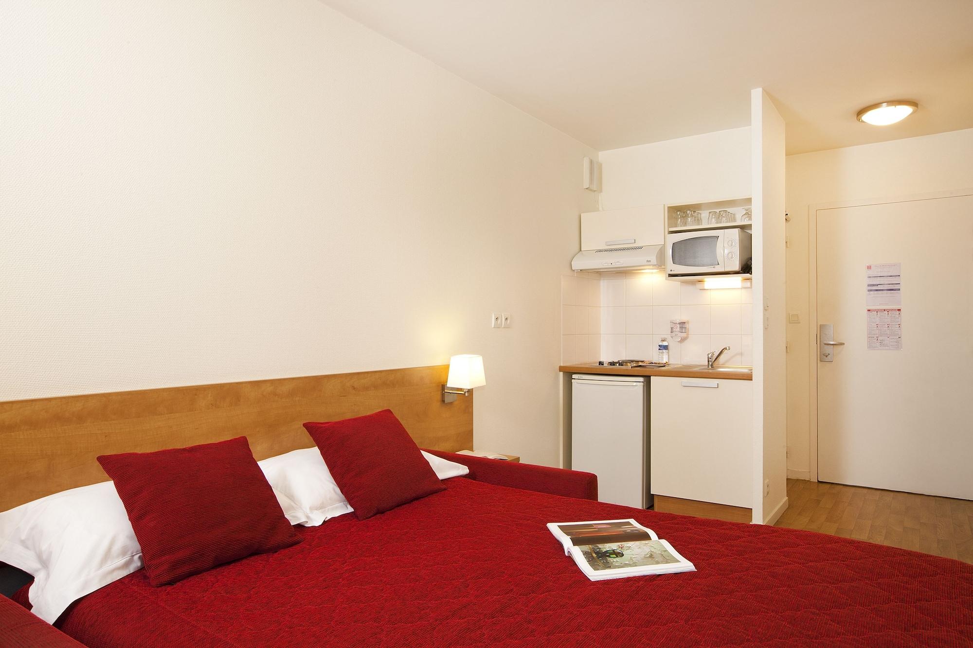 Sejours & Affaires Rennes Villa Camilla Exteriör bild