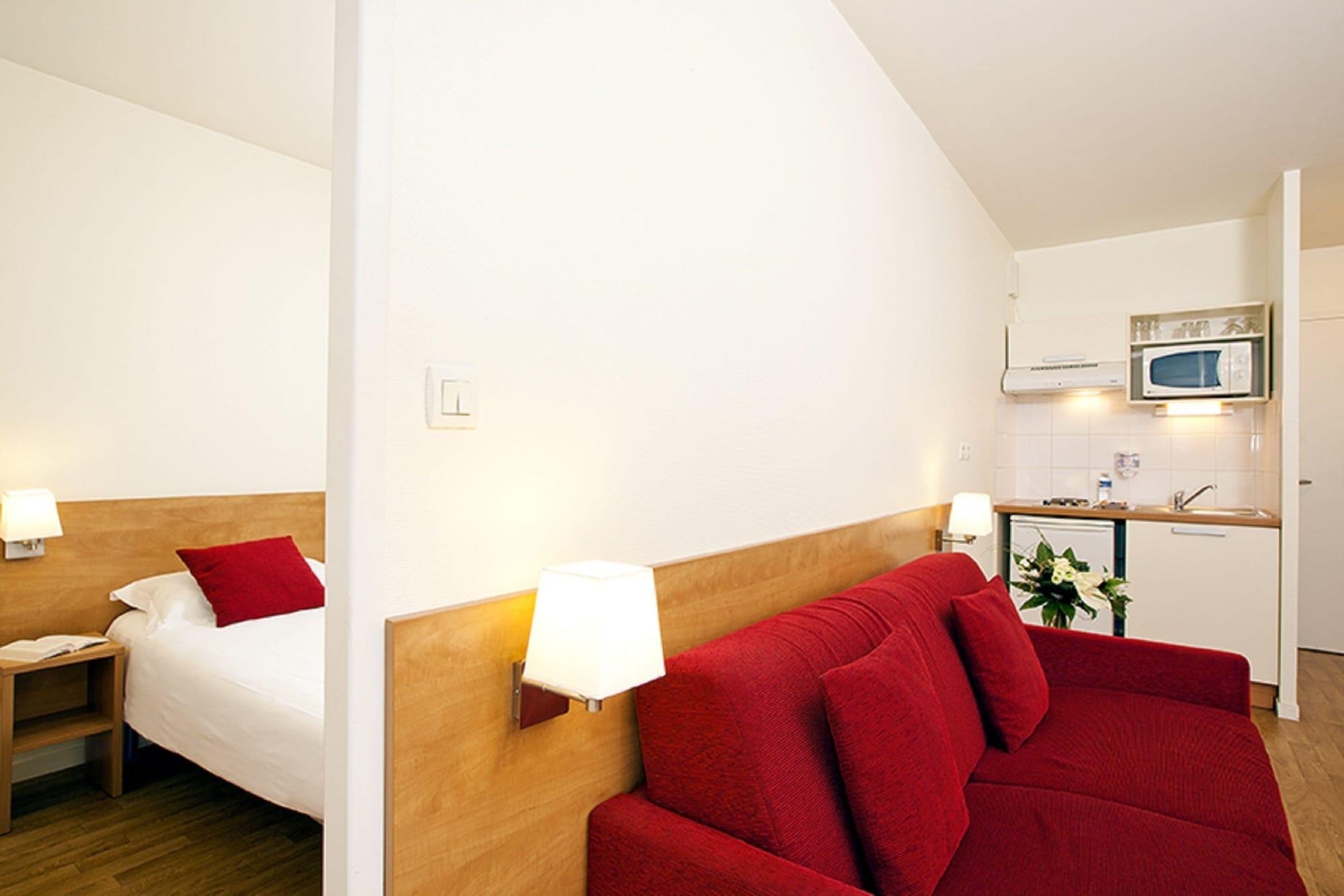 Sejours & Affaires Rennes Villa Camilla Exteriör bild