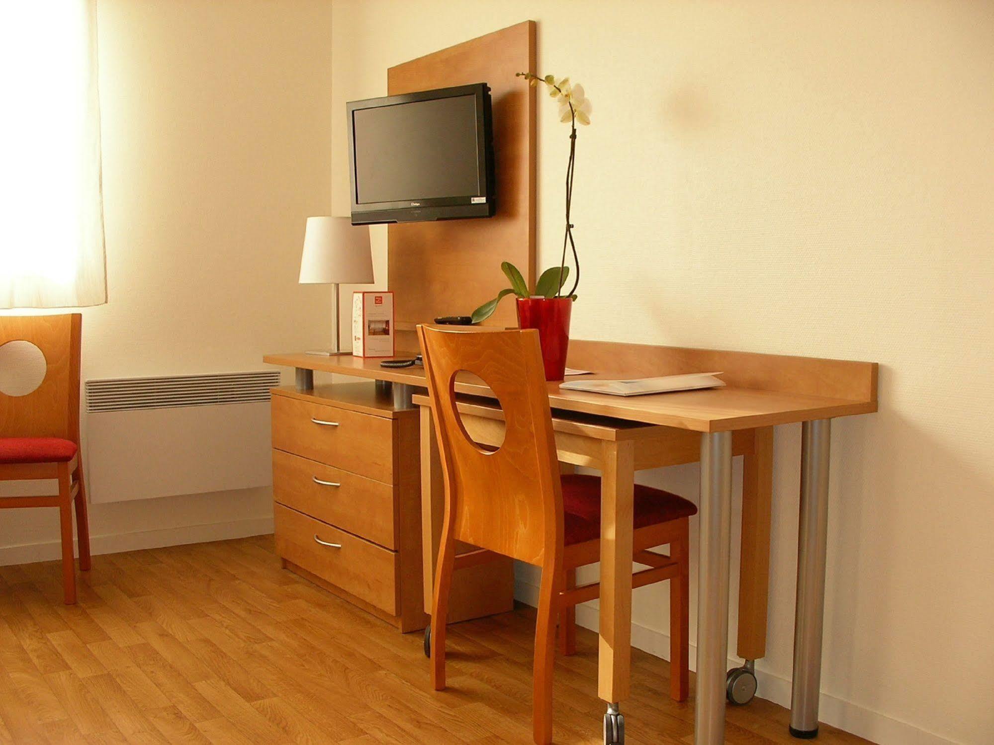 Sejours & Affaires Rennes Villa Camilla Rum bild